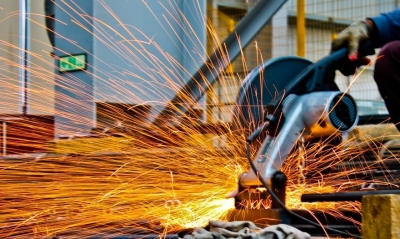 Φωτιά έχει πάρει η ελληνική μεταποίηση - Τα πηγαίνει καλύτερα από ό,τι πριν την πανδημία