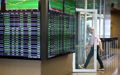 Λίγο μετά το άνοιγμα του ΧΑ – Ψύχραιμο ξεκίνημα με καλή εικόνα στις τράπεζες