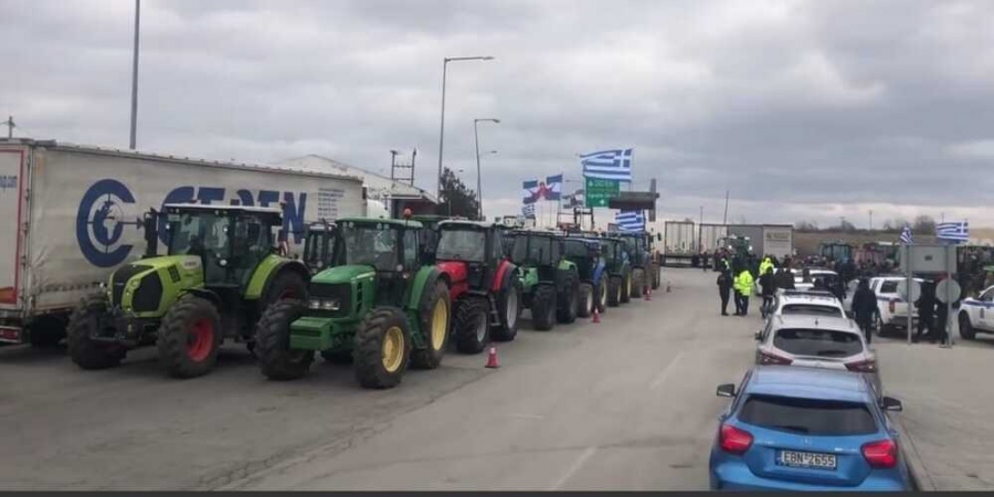 Ουρές χιλιομέτρων στο Τελωνείο των Κήπων - Έκλεισε για τα φορτηγά ο κόμβος Ορμενίου στην Αλεξανδρούπολη