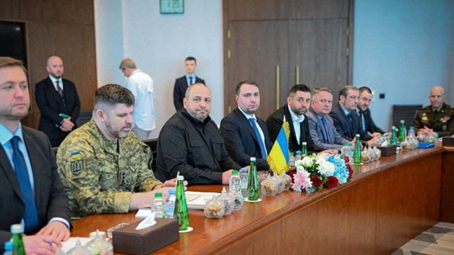 O Zelensky ενημερώθηκε από τους Ουκρανούς διαπραγματευτές για τα αποτελέσματα και τα... αγκάθια του Abu Dhabi