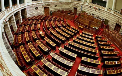 Ψηφίστηκαν στη Βουλή τα μέτρα στήριξης των πυρόπληκτων της Αττικής