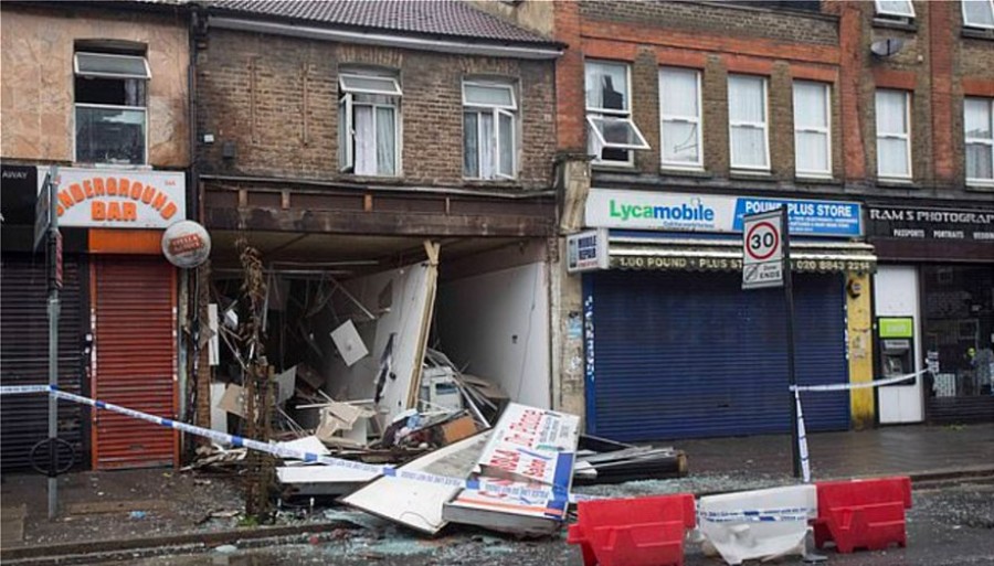 Μεγάλη έκρηξη στο Λονδίνο - Επιβεβαίωση για νεκρούς από την Πυροσβεστική