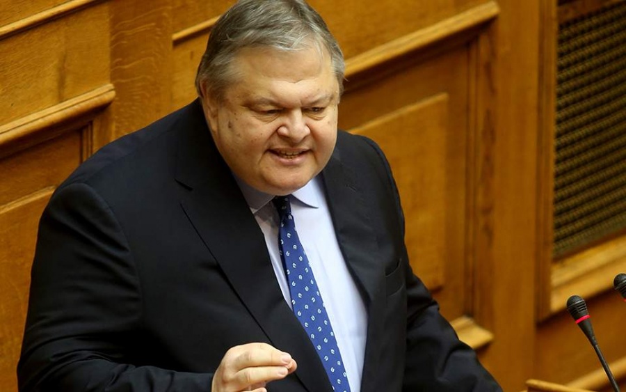 Βενιζέλος για γαλλικές φρεγάτες: Έλλειψη σοβαρότητας από την κυβέρνηση, βλάβη για το εθνικό συμφέρον