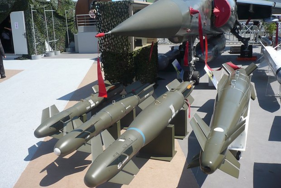 Υπουργείο Άμυνας της Ουκρανίας: Το Παρίσι εργάζεται για παραδόσεις ρεκόρ βομβών AASM Hammer