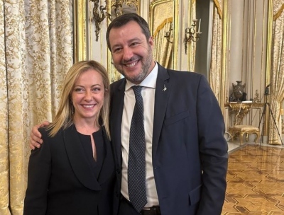 Ιταλία: Forza και Lega ζητούν στην Meloni ευνοϊκή φορολόγηση των ράβδων χρυσού για να καλυφθούν.... «τρύπες» στον προϋπολογισμό