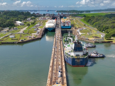 Συναγερμός στην παγκόσμια ναυτιλία – Στερεύει η διώρυγα του Παναμά, γυρίζουν πίσω τα δεξαμενόπλοια φυσικού αερίου