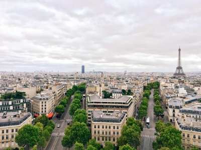 Γαλλία: Ο Δήμος του Παρισιού θέλει να περιορίσει δραστικά τις βραχυχρόνιες ενοικιάσεις διαμερισμάτων