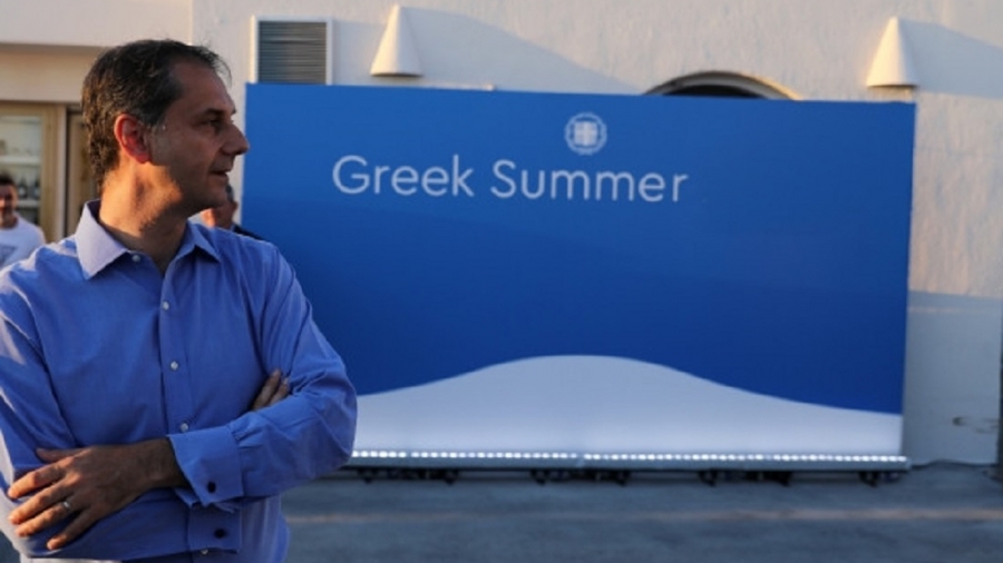 Το σχέδιο συνεργασίας Ελλάδας-Βρετανίας για το άνοιγμα του τουρισμού