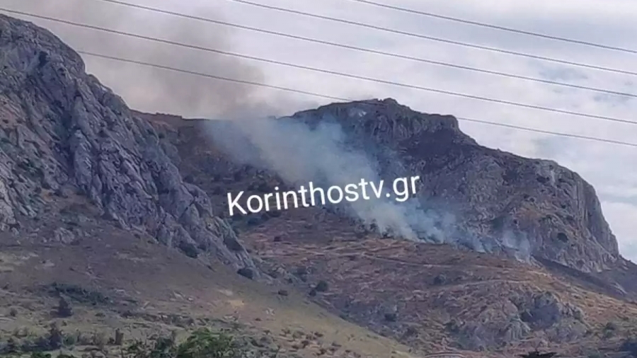 Σε ύφεση η πυρκαγιά στην Αρχαία Κόρινθο