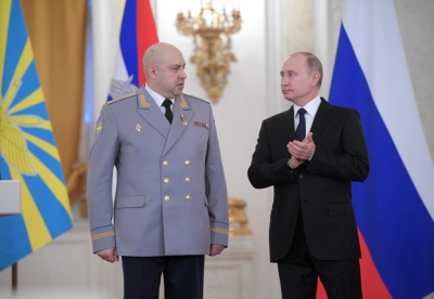 Στο υπουργείο Άμυνας παραπέμπει το Κρεμλίνο για νεότερα… για Surovikin