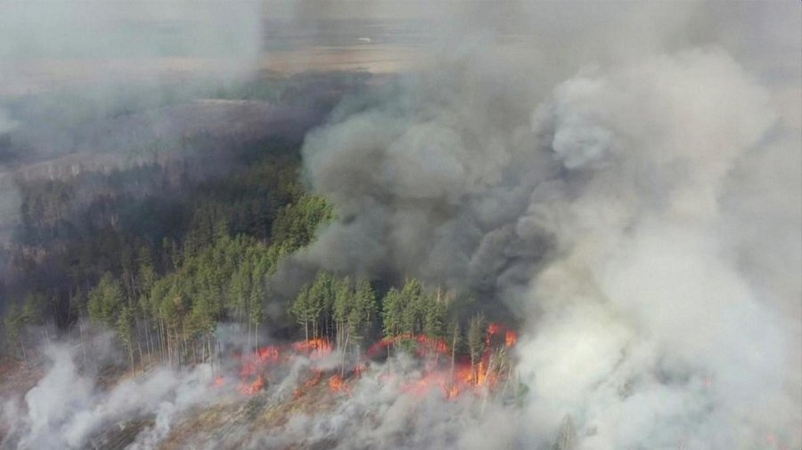 Ουκρανία: Έσβησε η πυρκαγιά κοντά στον πυρηνικό σταθμό του Τσέρνομπιλ