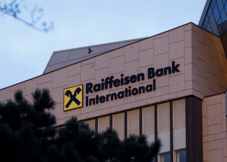 Οι ΗΠΑ θέλουν να κάνουν κουμάντο παντού – Πιέζουν την αυστριακή Raiffeisen να εγκαταλείψει deal με Ρώσο μεγιστάνα
