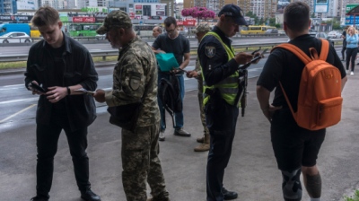 «Όπου φύγει φύγει» - Η ουκρανική νεολαία ξεκίνησε να εγκαταλείπει τη χώρα