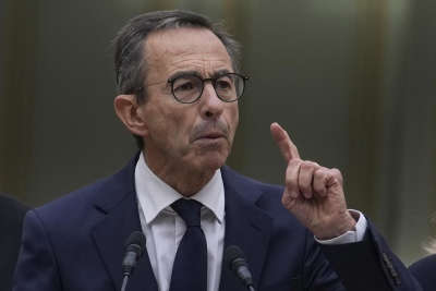 Στρίβει προς τα… δεξιά ο Retailleau - Ο Γάλλος υπουργός Εσωτερικών θέλει δημοψήφισμα για τη μετανάστευση και συντάσσεται με Le Pen