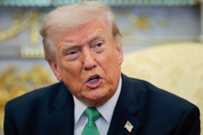 Ο Trump απέρριψε ένα... περίεργο δώρο από τον Zelensky - Τι ήταν και σε ποιόν κατέληξε