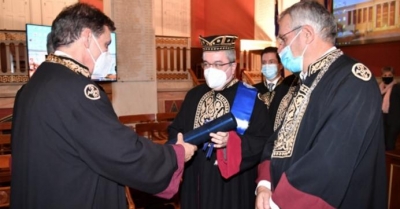 Επίτιμος διδάκτορας της Ιατρικής Σχολής του ΕΚΠΑ ο Ηλίας Μόσιαλος