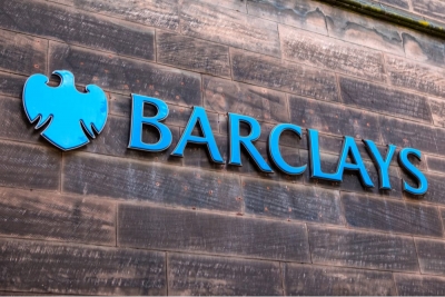 Barclays: Μετά το bank run που βύθισε SVB και Signature Bank, έρχεται δεύτερο «τσουνάμι» εκροών καταθέσεων από τις τράπεζες