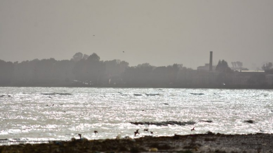 Σταδιακή βελτίωση του καιρού αύριο (2/11) με τοπικές βροχές και θερμοκρασίες έως 23 βαθμούς