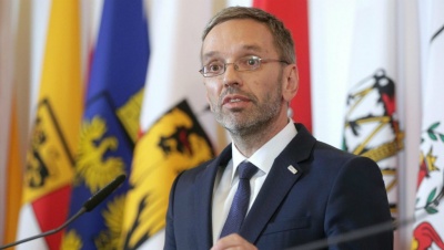 Αυστρία: Ο καγκελάριος Kurz απέπεμψε τον ακροδεξιό υπουργό Εσωτερικών
