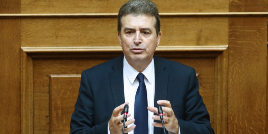 Σε καραντίνα ο Χρυσοχοΐδης - Θετικό στον κορωνοϊό συγγενικό του πρόσωπο