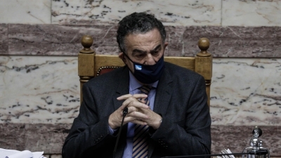 Τα ανοικτά μικρόφωνα «πρόδωσαν» τον Αθανασίου - Τι είπε για τσίπουρα και... πεντοζάλη στο γραφείο