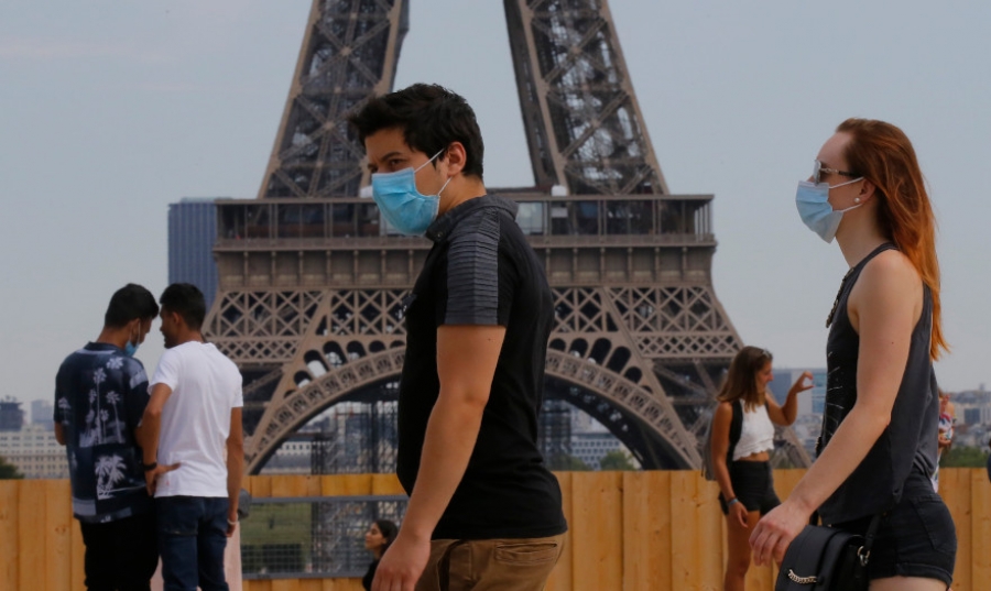 Η Γαλλία ανακοινώνει υποχρεωτικό εμβολιασμό για τους εργαζόμενους στην υγεία