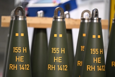 Ανατροπή - Η γερμανική οικονομία ντύνεται στα χακί – Μία στις έξι βιομηχανίες παράγει πλέον αμυντικό εξοπλισμό, συνωστισμός για επενδύσεις