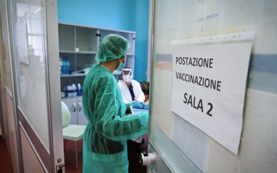 Ιταλία: Μειώνεται από 10 σε 5 ημέρες η διάρκεια της καραντίνας για τους ανεμβολίαστους