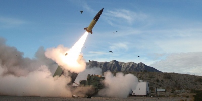 New York Times: Το State Department προτείνει στον Biden να επιτρέψει επιθέσεις με αμερικανικά όπλα στη Ρωσία