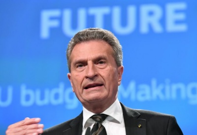 Oettinger (ΕΕ): Άνω του 2% η ανάπτυξη στην Ελλάδα - Οικονομικές κυρώσεις στην Τουρκία αν κάνει παράνομες έρευνες για φυσικό αέριο