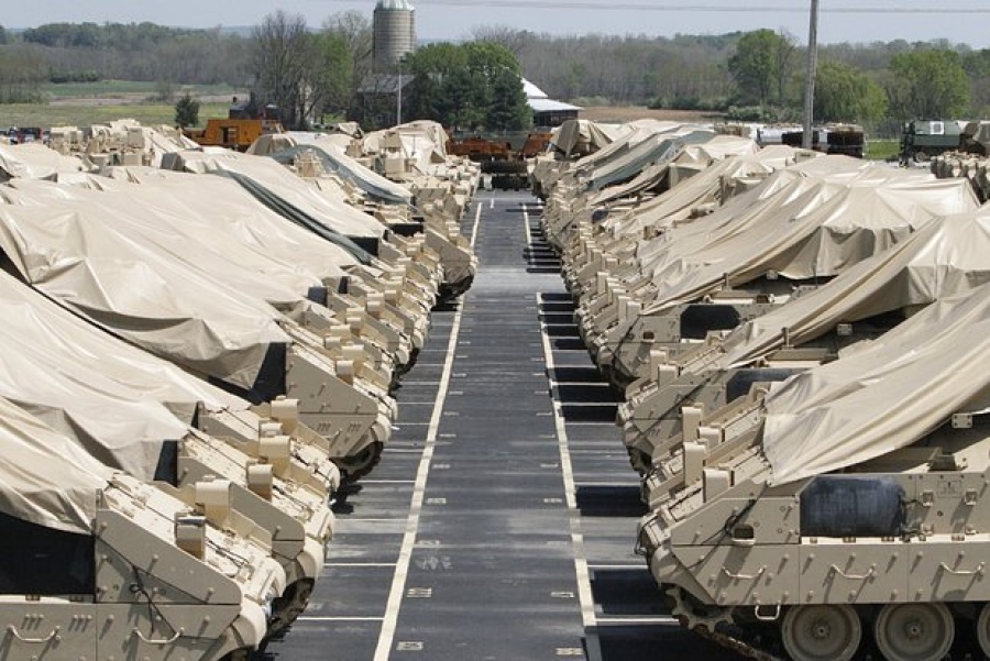 Στην Ουκρανία, τα αμερικανικά Bradley παρέλαβαν το σοβιετικό σύστημα Kontakt