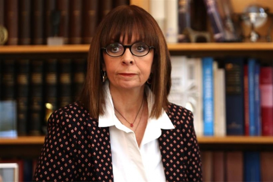 Ορκίστηκε στη Βουλή η νέα Πρόεδρος της Δημοκρατίας Κατερίνα Σακελλαροπούλου - Η πρώτη γυναίκα που αναλαμβάνει το αξίωμα