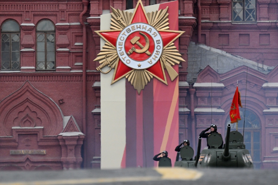 Γερμανός πολιτικός: Η Παρέλαση της Νίκης και ο Putin με συγκλόνισαν – Τιμή και περηφάνια για έναν λαό που δεν ξεχνά