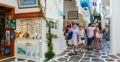 Πόσα θα ξοδέψουν οι τουρίστες στα ταξίδια