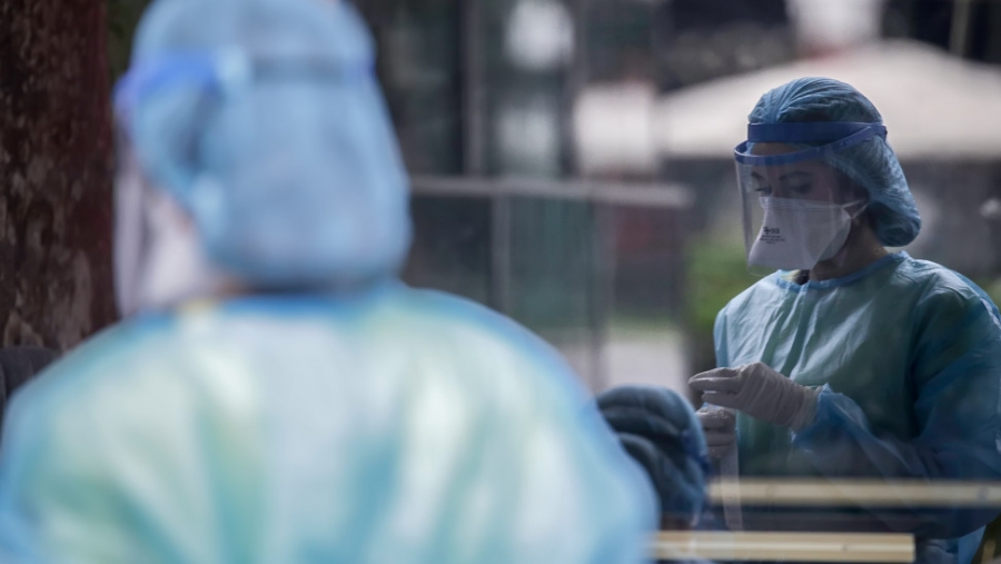 Κορωνοϊός: 3.270 νέα κρούσματα και ακόμα 24 θάνατοι – Στους 236 οι διασωληνωμένοι