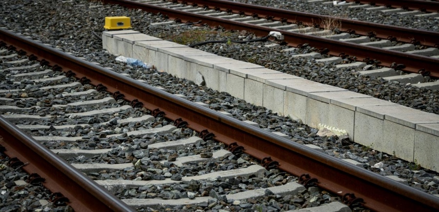 Λάρισα: Ο ΟΣΕ διαψεύδει ότι τρένο μπήκε σε λάθος γραμμή