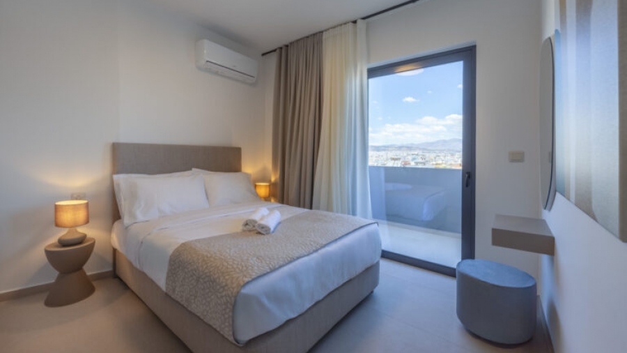 Αύξηση αφίξεων και διανυκτερεύσεων στα τουριστικά καταλύματα τον Αύγουστο