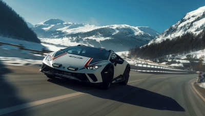 Απολαύστε την Lamborghini Huracan Sterrato στα χιόνια