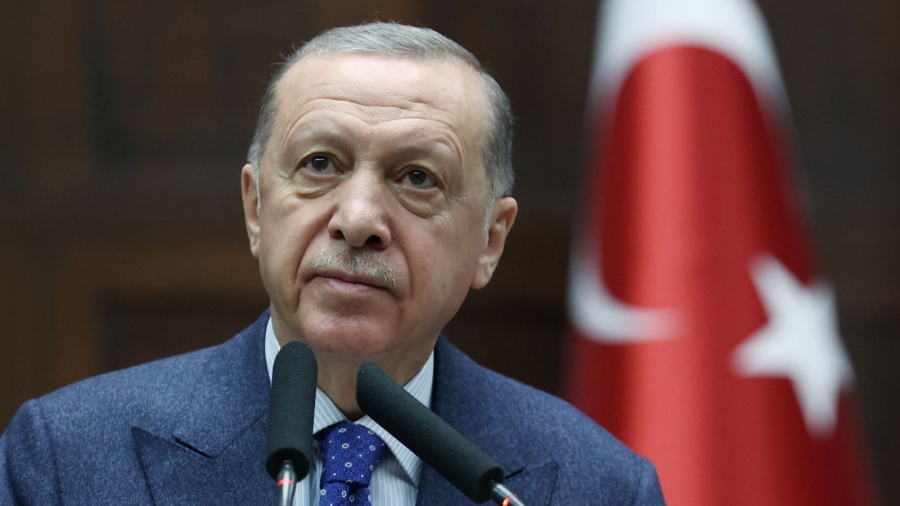 Κατέρρευσε live o Erdogan: Ένα σοβαρό κρυολόγημα - Φουντώνουν οι φήμες για την υγεία του