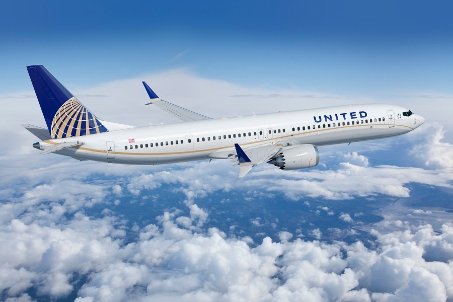Η United Αirlines απειλεί με απόλυση 36.000 εργαζομένους της