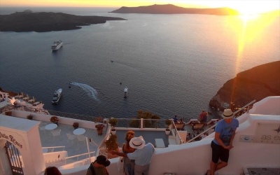 Το διπλό «στοίχημα» του ελληνικού τουρισμού για έσοδα 27 δισ. ευρώ έως το 2030