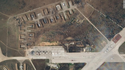 Μυστήριο με την ρωσική αεροπορική βάση στην Κριμαία – Σιγή από Μόσχα, Κίεβο, εικόνες καταστροφής από τους δορυφόρους