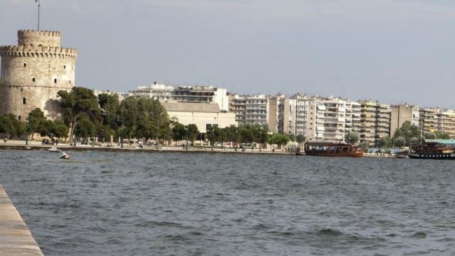 Σοκ στη Θεσσαλονίκη: Νεκρή μια 63χρονη μετά από πτώση από τον 8ο όροφο ξενοδοχείου, τι ερευνά η ΕΛ.ΑΣ