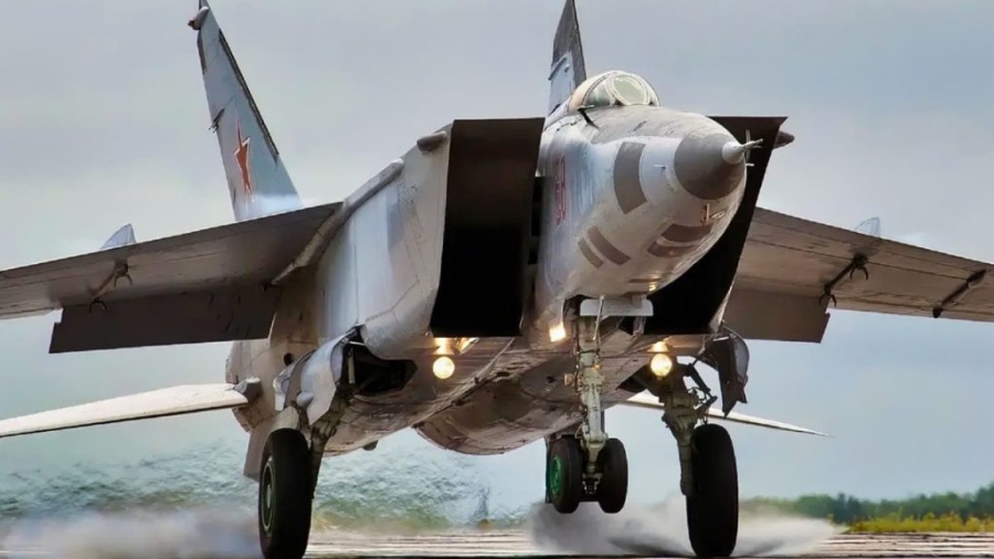 «Πιάσε με αν μπορείς» - Πως το αινιγματικό MiG-25 Foxbat ταπείνωσε το F-16 πάνω από το Πακιστάν
