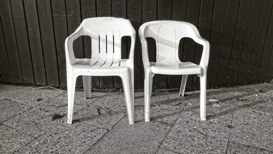 Απίστευτη τραγωδία στην Κάρυστο: Έσπασε η πλαστική καρέκλα και σκοτώθηκε