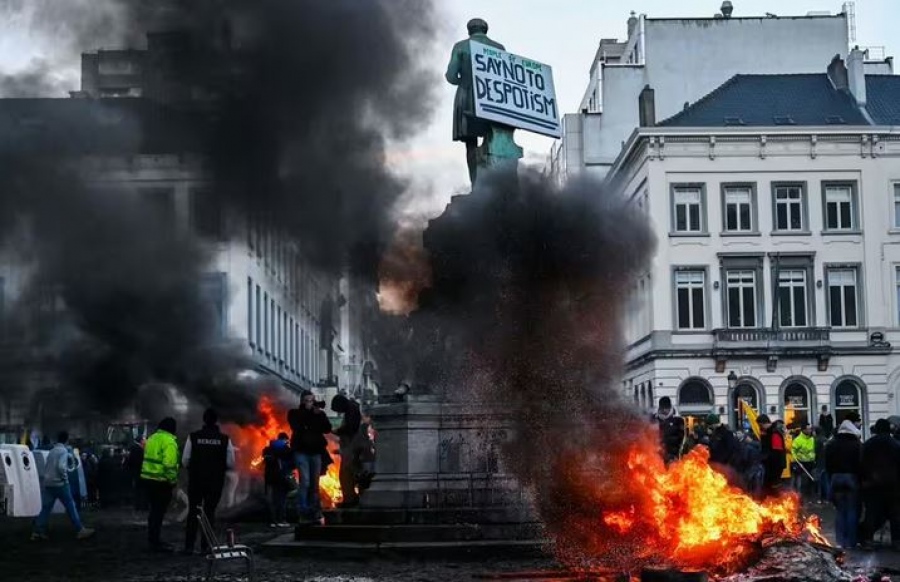Προσπάθεια αποκλιμάκωσης της κρίσης με τους αγρότες - Επαφές με von der Leyen, πρωθυπουργούς Βελγίου - Ολλανδίας