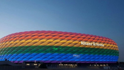 Allianz Arena: Προσπάθεια να «ντυθεί» στα χρώματα της ΛΟΑΤΚΙ κοινότητας