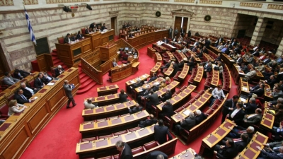 Κόντρα στη Βουλή για τον αποκλεισμό του κόμματος Κασιδιάρη - Τσίπρας σε ΝΔ: Είστε οι καλύτεροι χορηγοί του