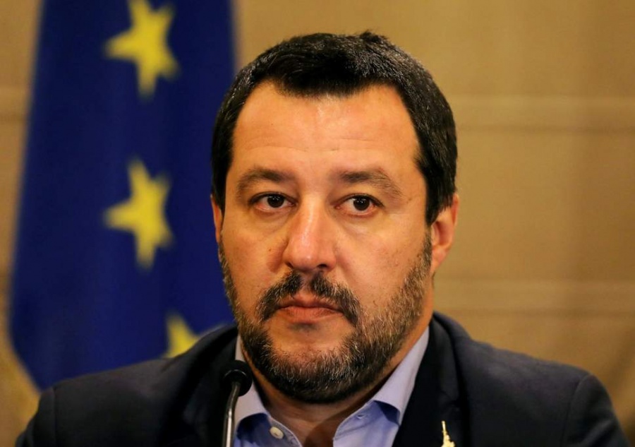 Ιταλία: Στο στόχαστρο της δικαιοσύνης οι βόλτες Salvini με τη «Ferrari των Ουρανών»