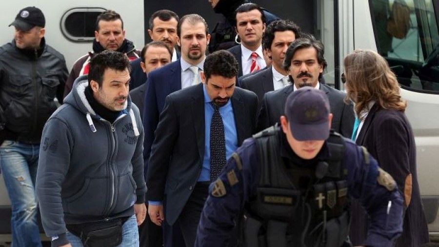 Η Τουρκία επαναφέρει το θέμα των «8»: Περιμένουμε τέσσερα χρόνια για την έκδοση των αξιωματικών που διέφυγαν μετά το πραξικόπημα